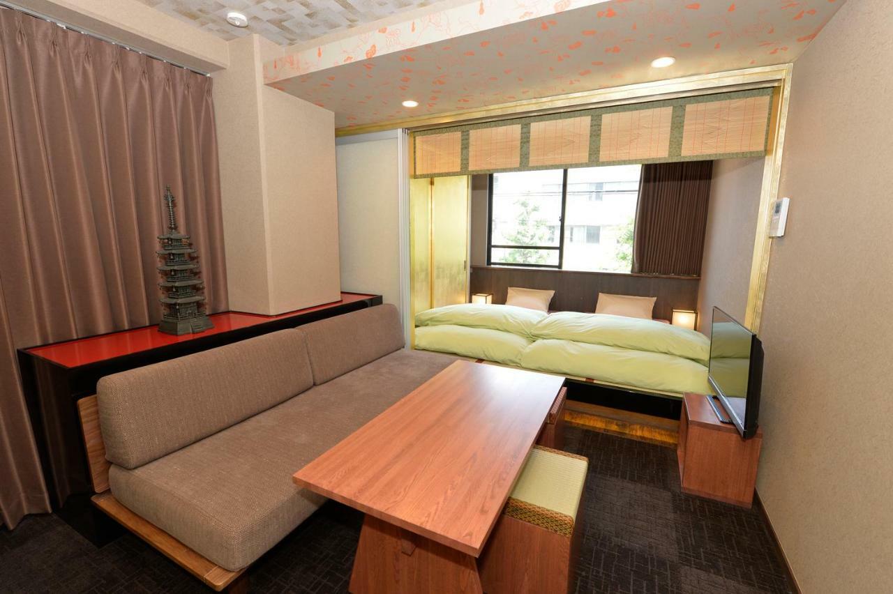 Kyoto Imperial Palace U.E.S Hotel Buitenkant foto